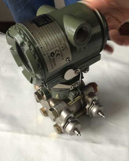 EJA變送器側面圖